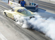 1963 CORVETTE DOING BURNOUT
